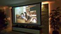 Heimkino Leinwand mit Seilspannung